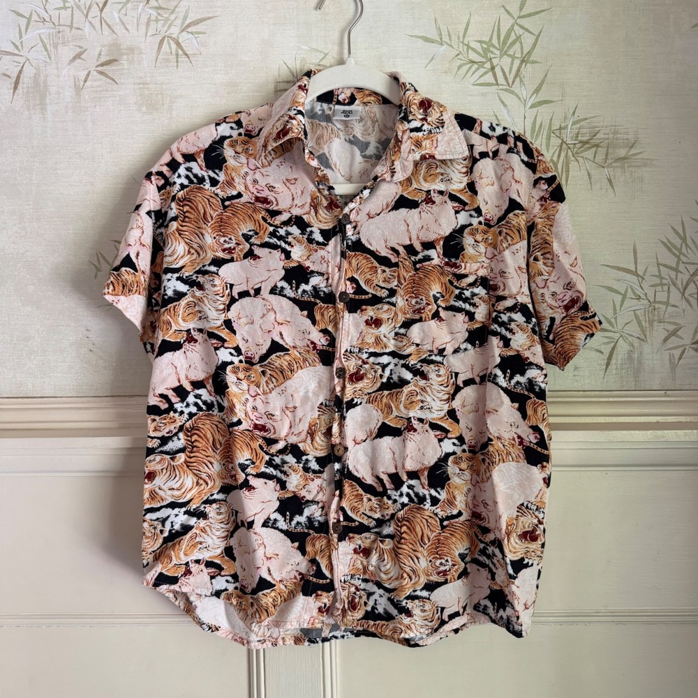 Sur Real Tiger and Pig Graphic Novelty Print Short Sleeve Button Down Shirt M